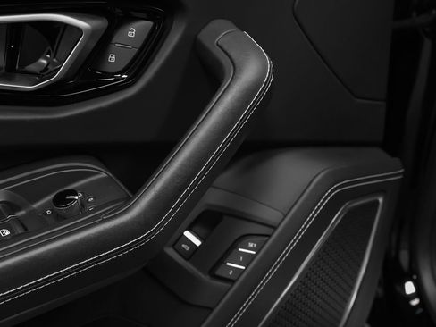 Used 2022 Lamborghini Urus image 74