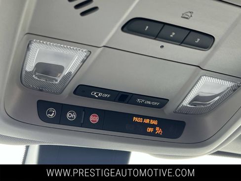 Used 2022 Chevrolet Equinox Premier image 32