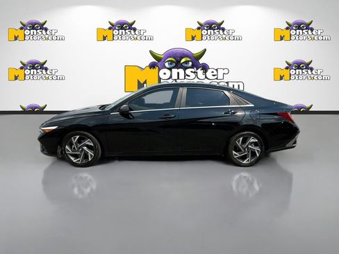 Used 2024 Hyundai Elantra Limited FWD image 8