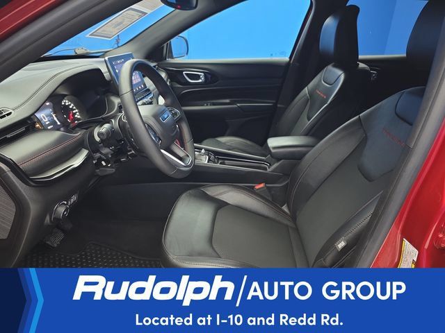 Used 2025 Jeep Compass Trailhawk AWD/4WD image 12