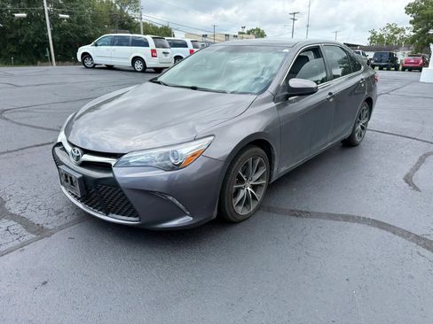 Used 2015 Toyota Camry XSE FWD image 3