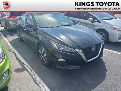 Used 2022 Nissan Altima 2.5 SV w/ SV Premium Package