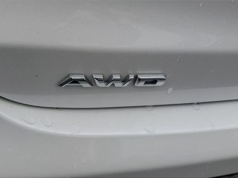 Certified 2022 Cadillac XT6 Sport w/ Technology Package AWD/4WD image 6