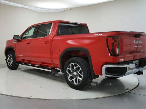 Used 2025 GMC Sierra 1500 SLE AWD/4WD image 5