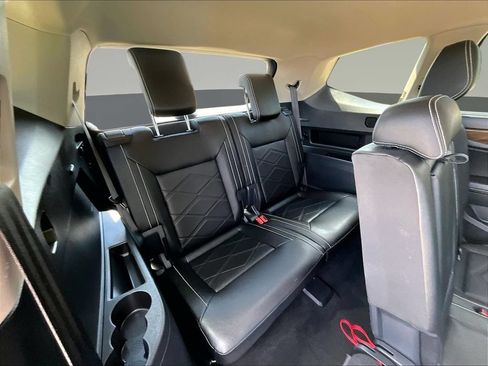 Used 2025 Volkswagen Atlas SE AWD/4WD image 29