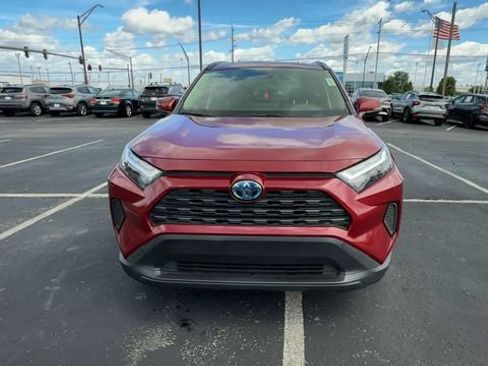 Used 2022 Toyota RAV4 XLE w/ Convenience Package AWD/4WD image 3
