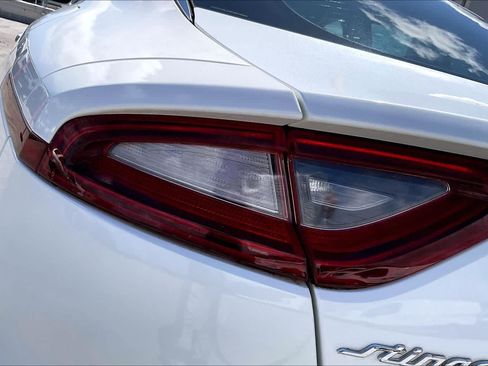 Used 2018 Kia Stinger Premium RWD image 32