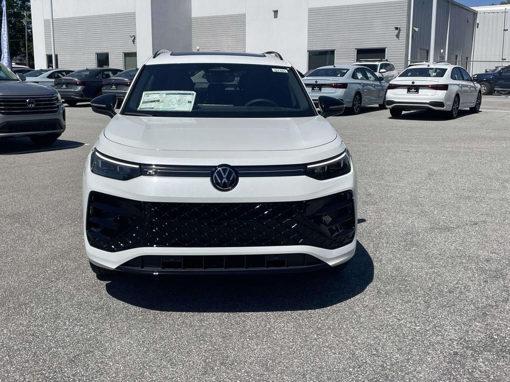 New 2026 Volkswagen Tiguan SE R-Line FWD image 3