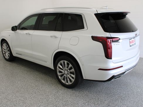 Used 2023 Cadillac XT6 Premium Luxury w/ Technology Package FWD image 9