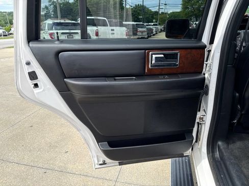 Used 2017 Lincoln Navigator Select AWD/4WD image 47