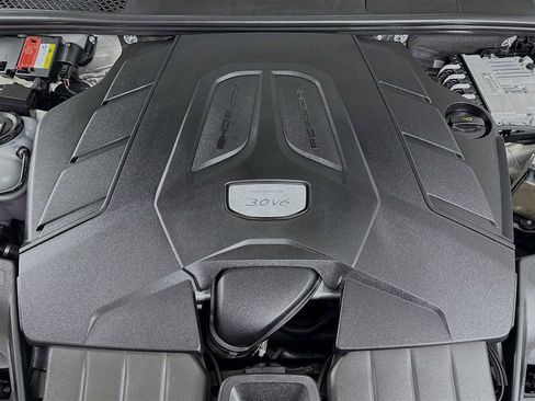 Certified 2019 Porsche Cayenne AWD/4WD image 31