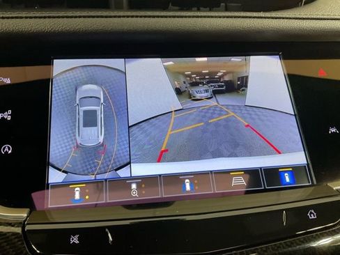 Used 2023 Cadillac XT6 Sport w/ Technology Package image 9