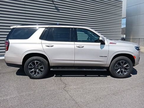Used 2024 Chevrolet Tahoe Z71 w/ Luxury Package AWD/4WD image 2