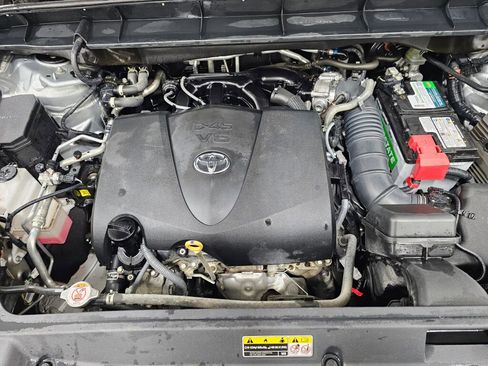 Used 2022 Toyota Highlander Limited AWD/4WD image 39