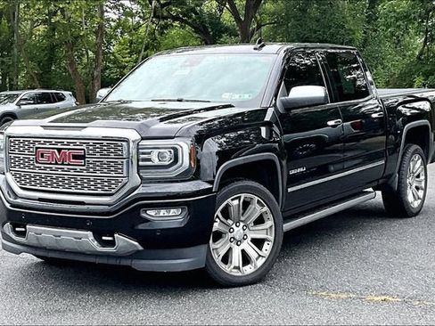 Used 2017 GMC Sierra 1500 Denali w/ Denali Ultimate Package AWD/4WD image 1