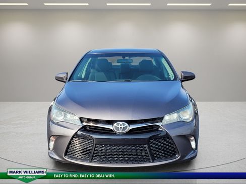 Used 2015 Toyota Camry SE FWD image 9