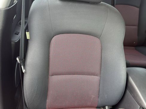 Used 2006 MAZDA MAZDA3 s Touring FWD image 10