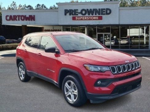 Used 2024 Jeep Compass Latitude image 1