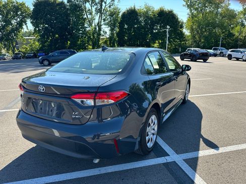 Used 2025 Toyota Corolla LE AWD/4WD image 5