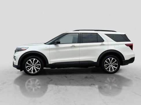 Used 2023 Ford Explorer ST-Line w/ Class IV Trailer Tow Package AWD/4WD image 3