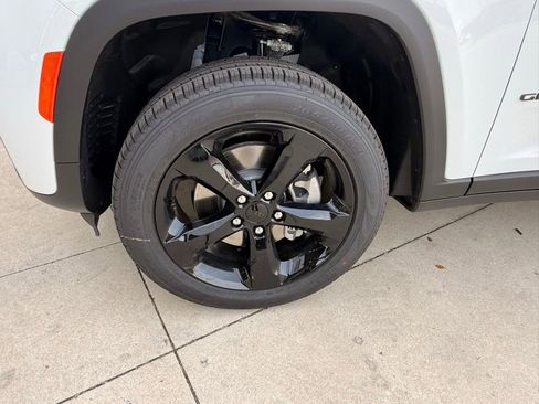 New 2026 Jeep Grand Cherokee L Limited AWD/4WD image 32