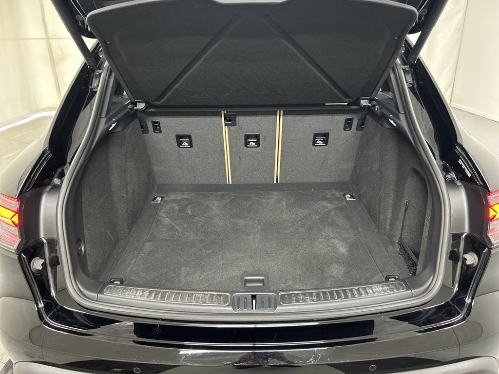 Used 2026 Porsche Macan AWD/4WD image 23