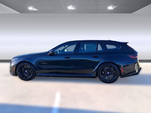 New 2026 BMW M5 Touring image 2