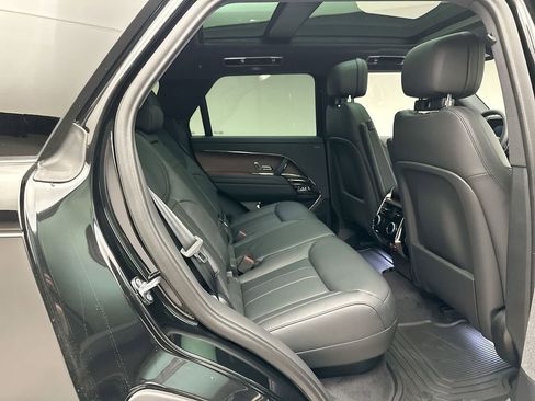 Used 2024 Land Rover Range Rover Sport SE AWD/4WD image 4