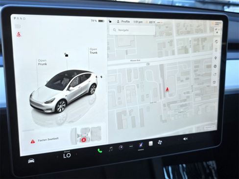 Used 2023 Tesla Model Y Long Range image 19