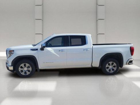 Used 2024 GMC Sierra 1500 SLT RWD image 4