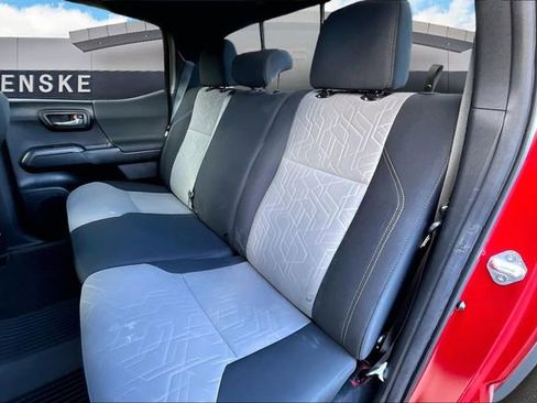 Used 2023 Toyota Tacoma TRD Off-Road image 27