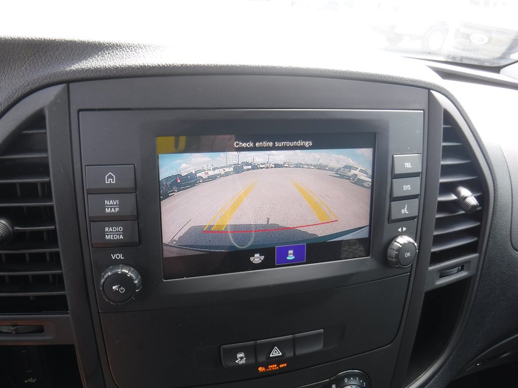 Used 2023 Mercedes-Benz Metris image 17
