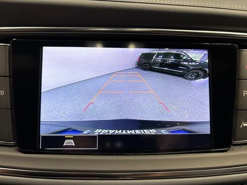 Used 2023 Buick Enclave Essence AWD/4WD image 22