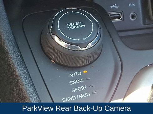 Used 2016 Jeep Cherokee High Altitude w/ Luxury Group AWD/4WD image 18