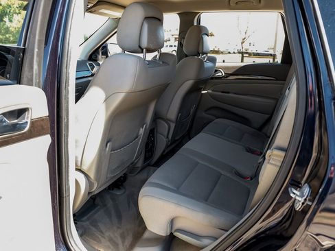 Used 2011 Jeep Grand Cherokee Laredo w/ Security & Convenience Group image 30