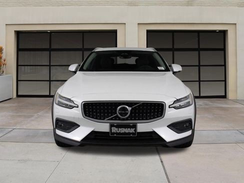 New 2026 Volvo V60 B5 Cross Country Plus w/ Climate Package image 2