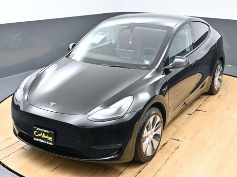 Used 2023 Tesla Model Y 2WD image 48