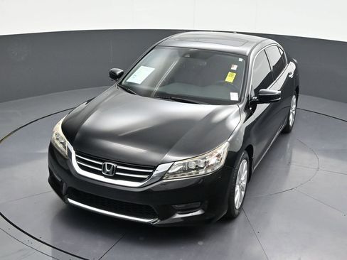 Used 2015 Honda Accord Touring image 23