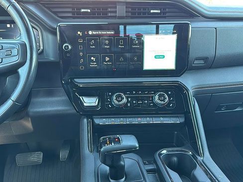 Used 2023 GMC Sierra 1500 AT4 w/ AT4 Premium Package AWD/4WD image 10