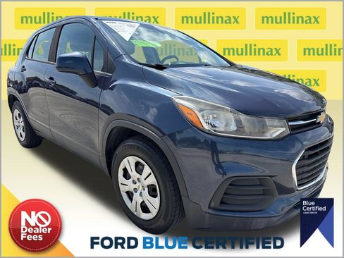 Used 2019 Chevrolet Trax LS FWD image 1