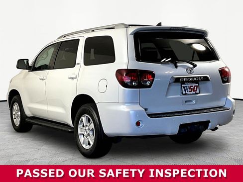 Used 2022 Toyota Sequoia SR5 AWD/4WD image 4