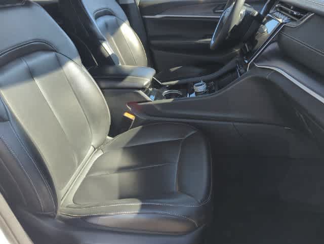 Used 2023 Jeep Grand Cherokee L Limited AWD/4WD image 23