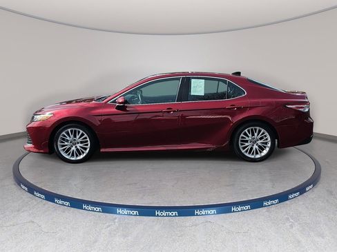 Used 2018 Toyota Camry XLE w/ Audio Package image 9