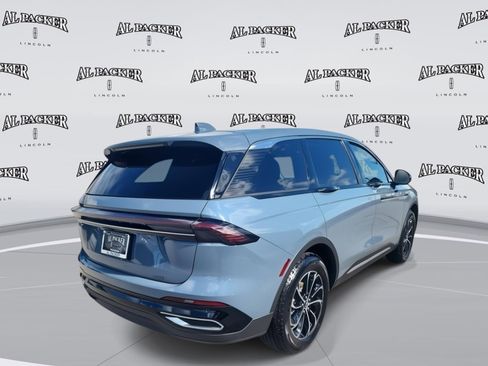 New 2025 Lincoln Nautilus Premier image 5