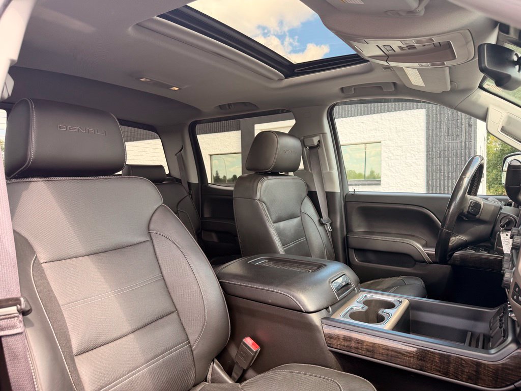 Used 2016 GMC Sierra 2500 Denali w/ Duramax Plus Package AWD/4WD image 32