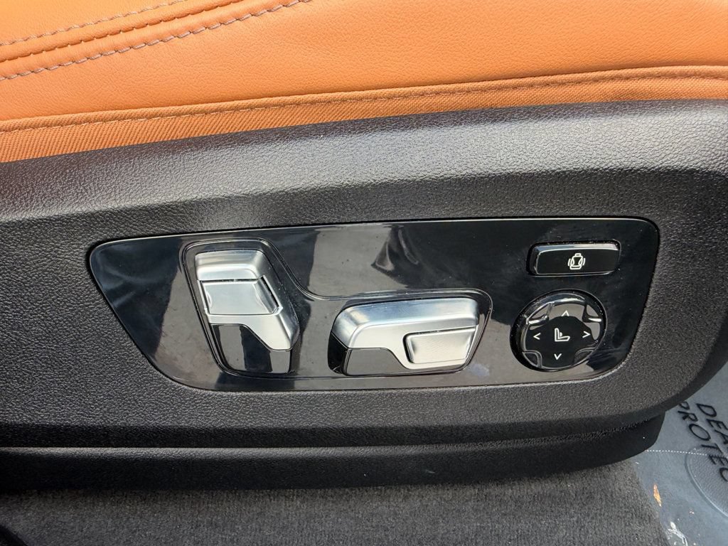 Used 2023 BMW X6 M50i w/ Parking Assistance Package AWD/4WD image 39