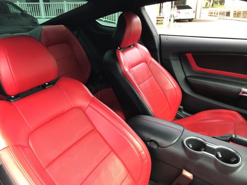 Used 2021 Ford Mustang GT Premium w/ GT Performance Package image 12