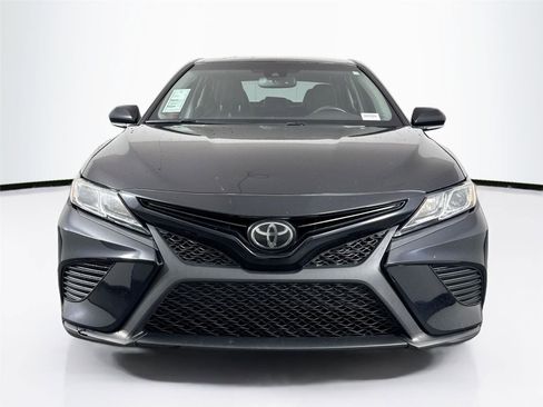 Used 2018 Toyota Camry SE w/ Convenience Package FWD image 8