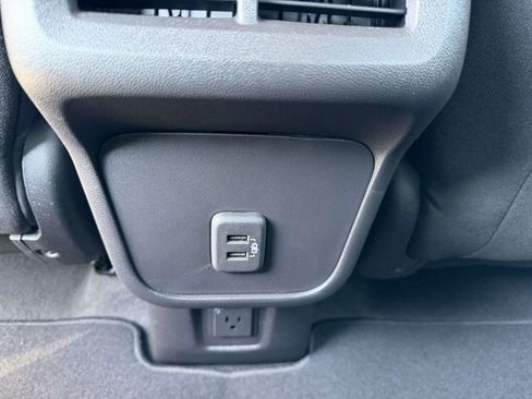 Used 2024 Chevrolet Equinox LT AWD/4WD image 17