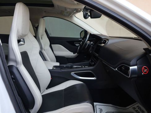 Used 2019 Jaguar F-PACE R-Sport AWD/4WD image 30